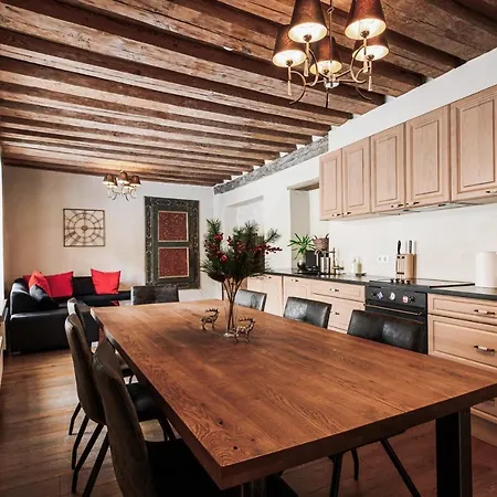 Airhome - Kuninga Apartment